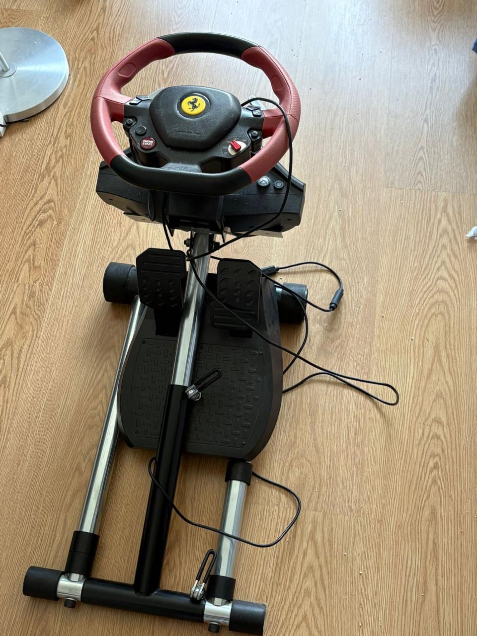 Ferrari racestuur + standaard voor Xbox