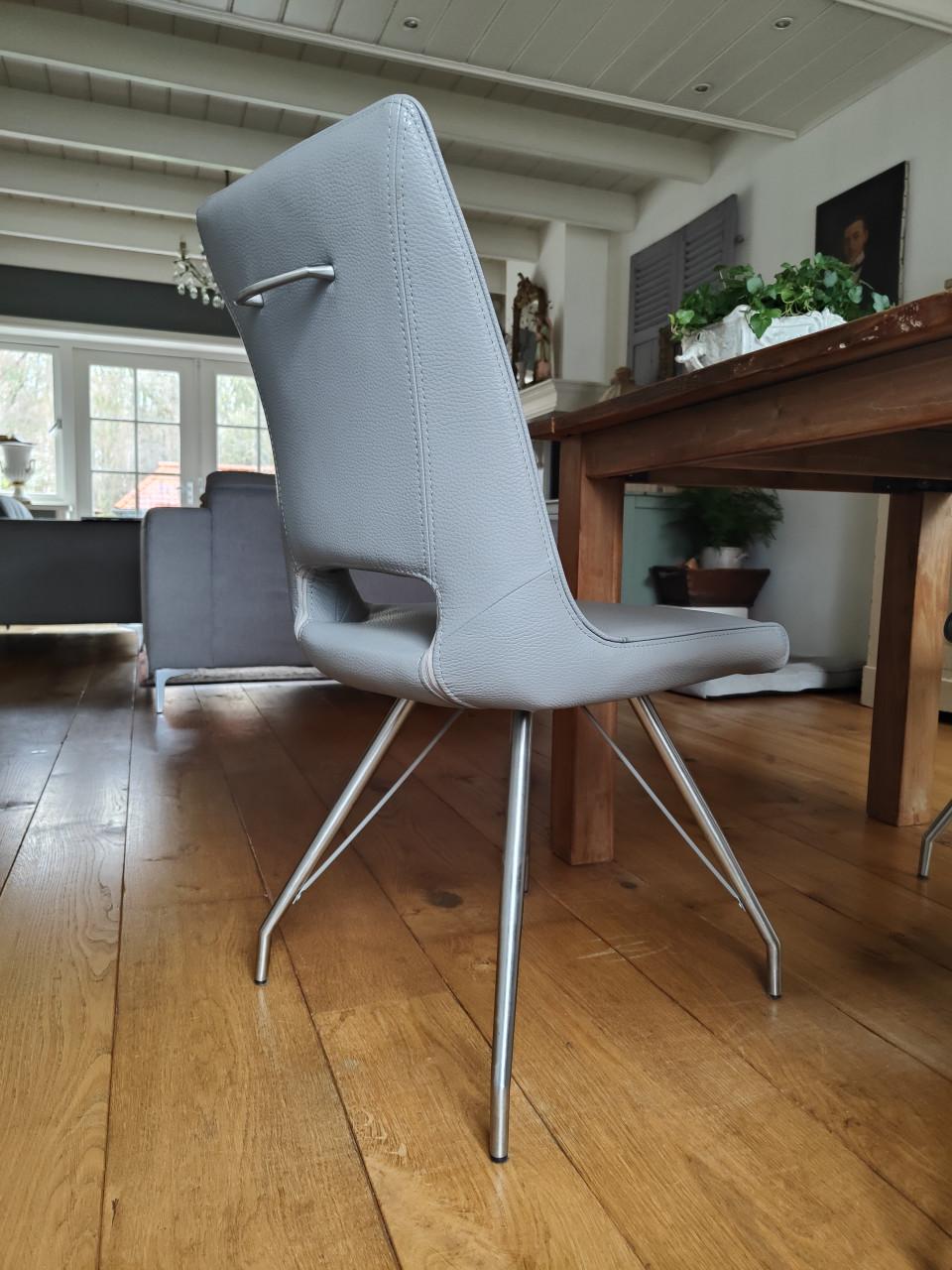 Set van vier eetkamerstoelen