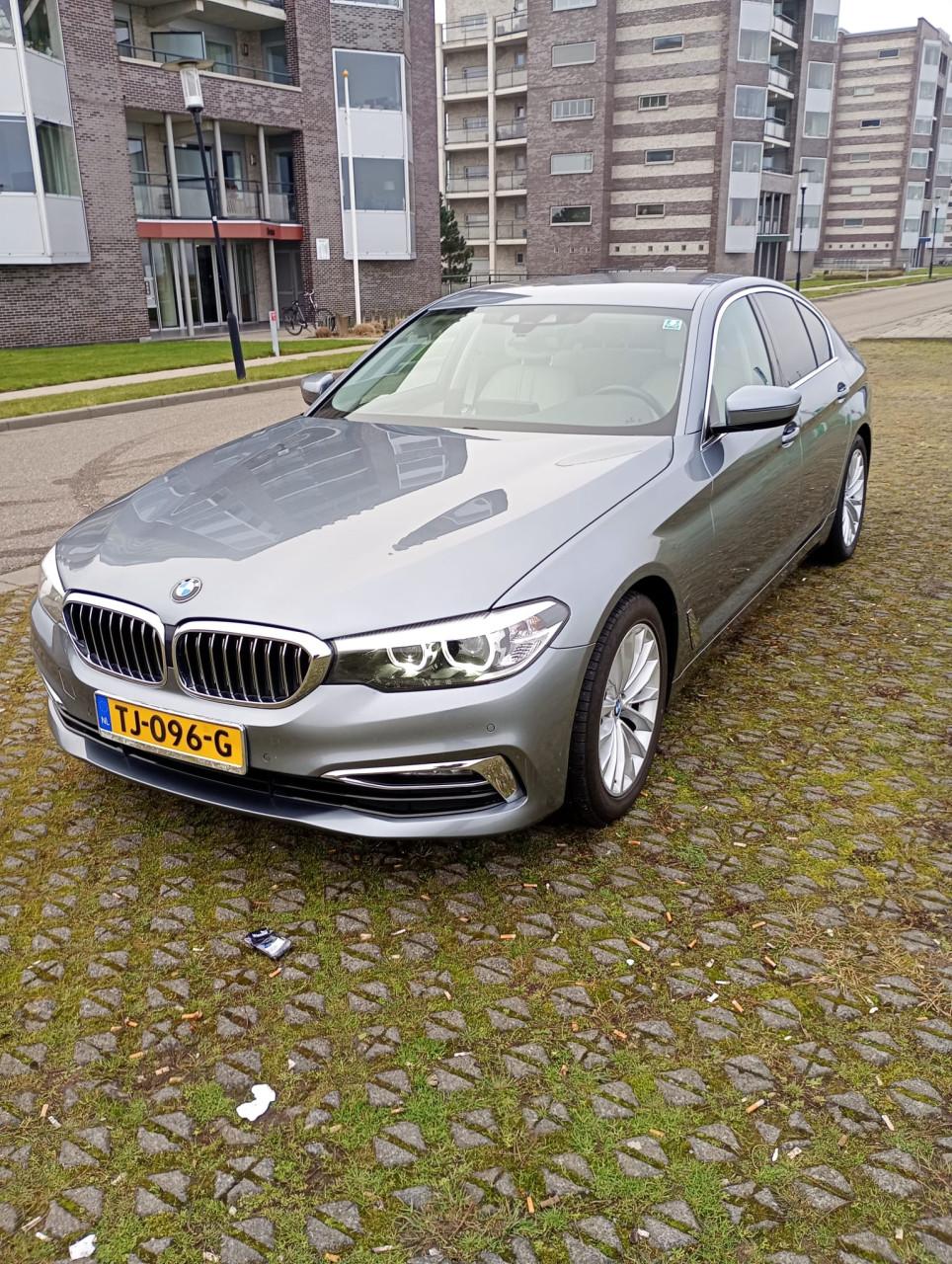 BMW 520i Business Edition | Leder | Trekhaak | APK 11-2026