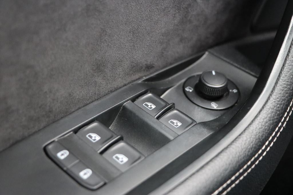 Skoda Superb combi 1.4 tsi iv sportline business 218pk dsg6