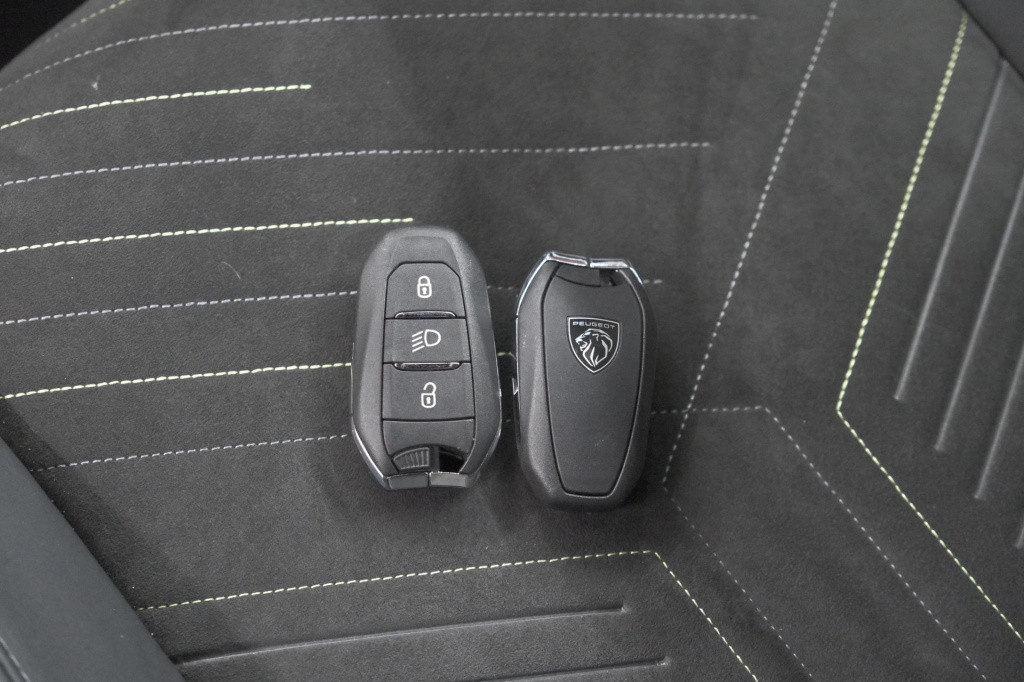 Peugeot 2008 puretech 130 eat8 gt | 360 camera | adaptieve cruise control |