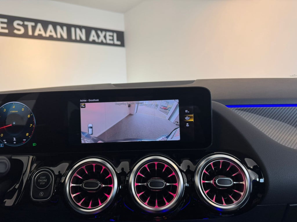 Mercedes-Benz Gla-klasse 180 business solution amg