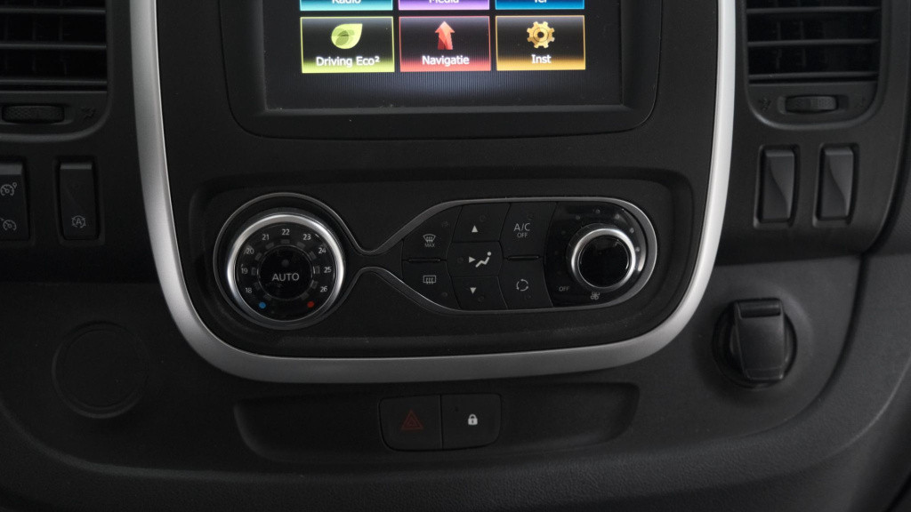 Renault Trafic 2.0 dci 170 t29 l2h1 dc comfort | navi | trekhaak | camera |