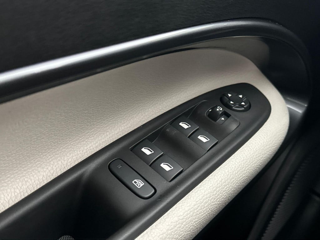 Fiat 600 1.2 hybrid la prima || van mossel vip voordeel || tot 8 jaar garan