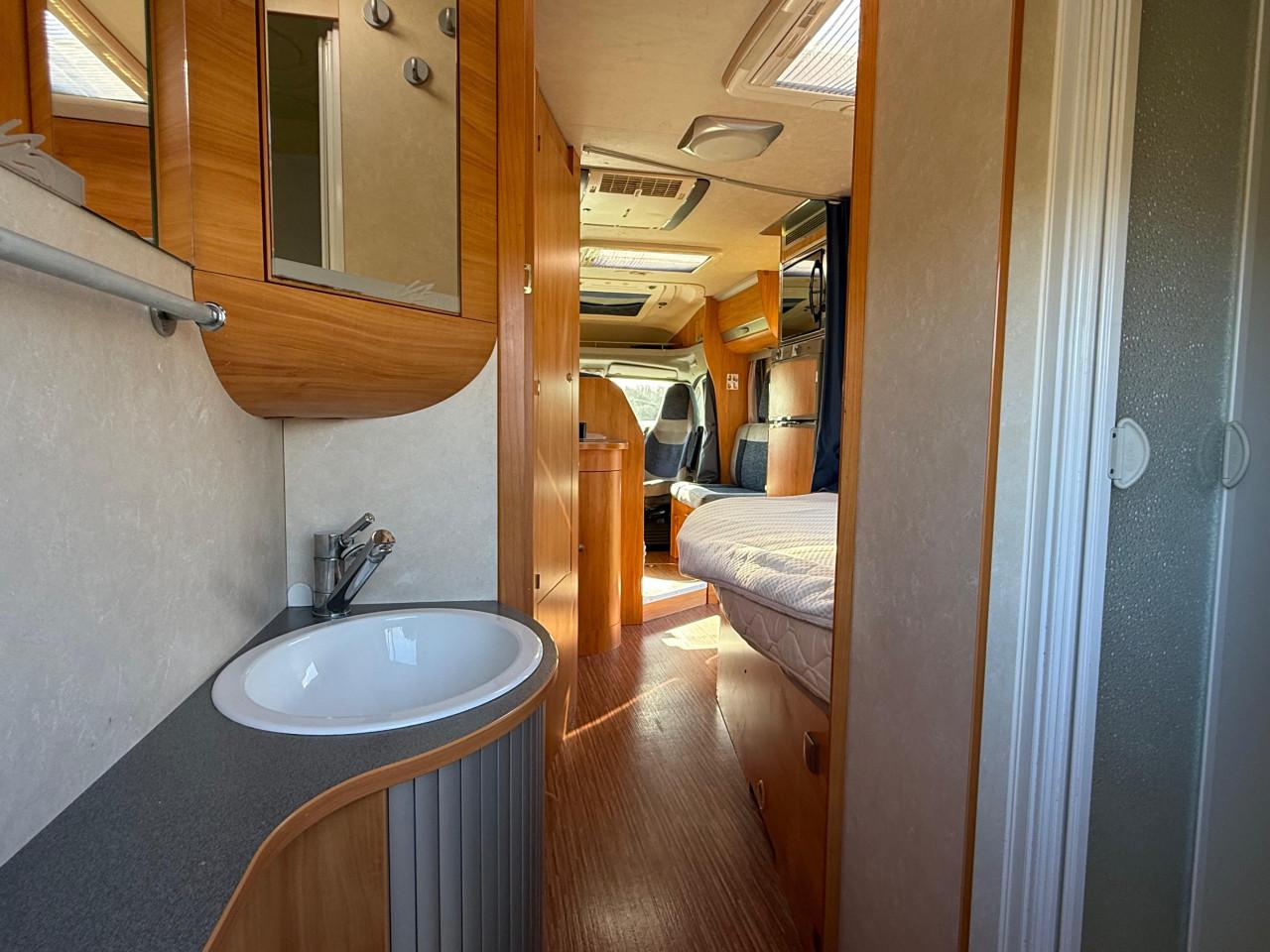 Te koop Camper Adria Coral S 680 ST