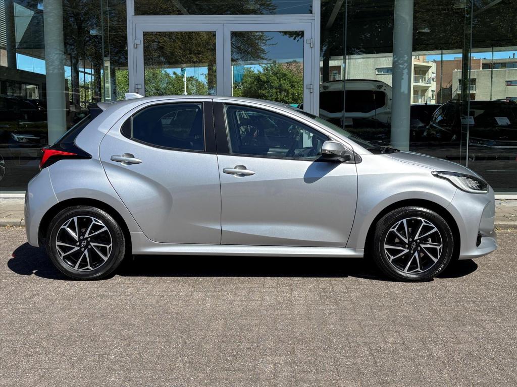 Toyota Yaris 1.5 vvt-i 125pk dynamic| navi| camera|nl auto| unieke km stand