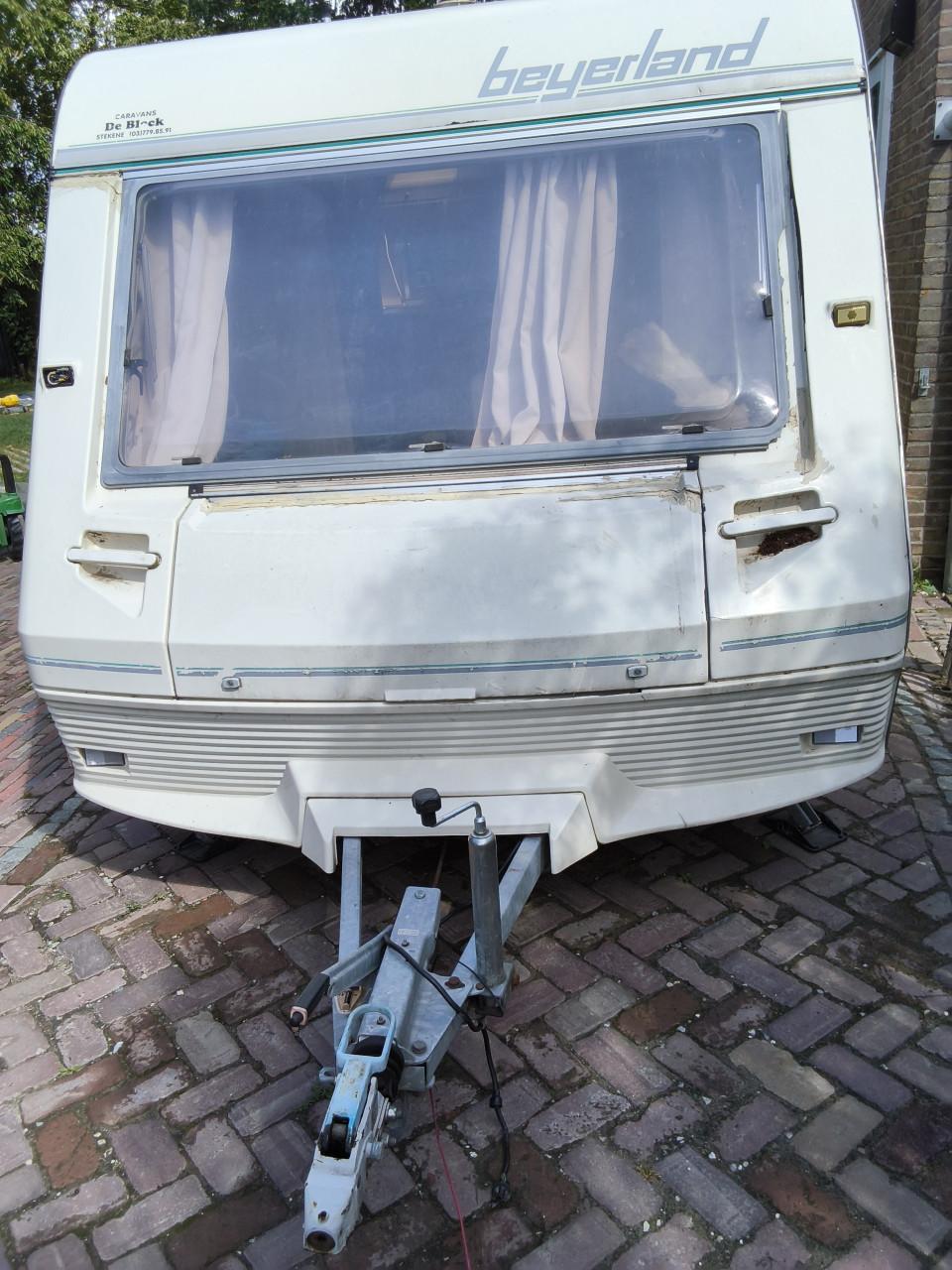 Caravan Beyerland 430 md met voortent