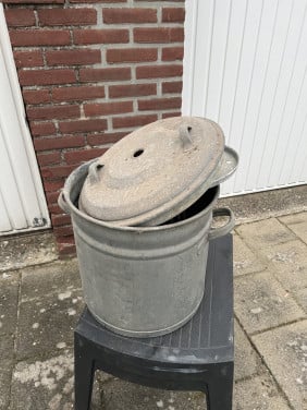 Weckketel inmaak ketel van zink met inzet plateau weckflessen.35x30 HB.