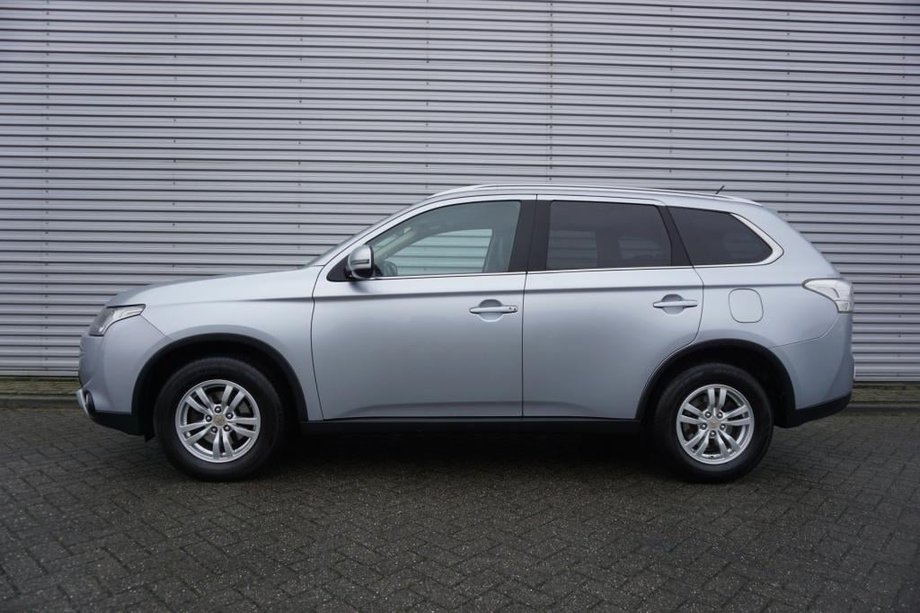 Mitsubishi Outlander 2.0 phev business edition x-line automaat - climate / 