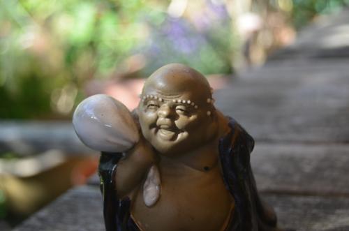 Mooi beeldje lachende Boeddha / Budai (2)