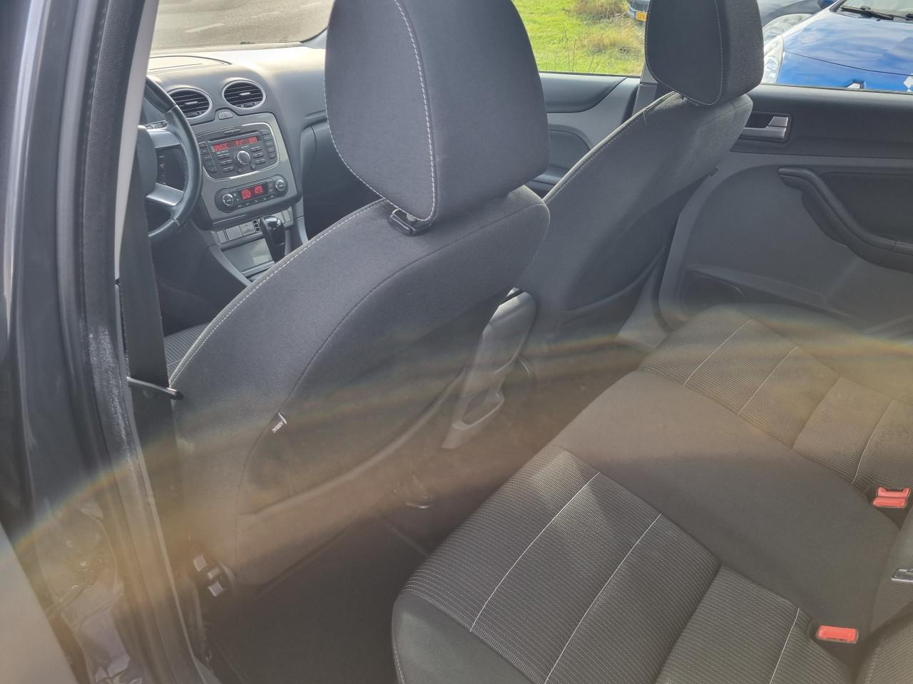 Ford Focus 1.6 Titanium | Automaat | Luxe uitvoering!