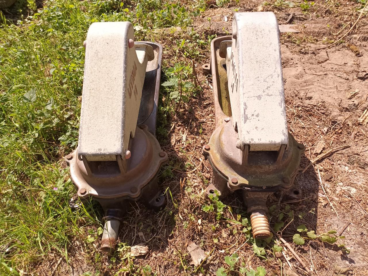 Weidepompen 2x Utina en 1x onbekend merk – zonder aanzuigslangen