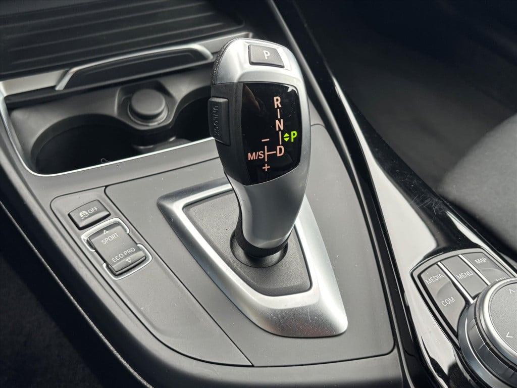 BMW 1 Serie (f20) 118i 136pk aut steptronic sport line | unieke km stand|ri