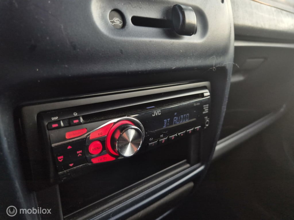 Suzuki Wagon R 1.3 special nieuwe apk / bluetooth radio