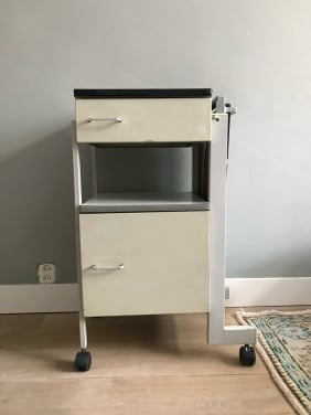 Ziekenhuis nachtkastje