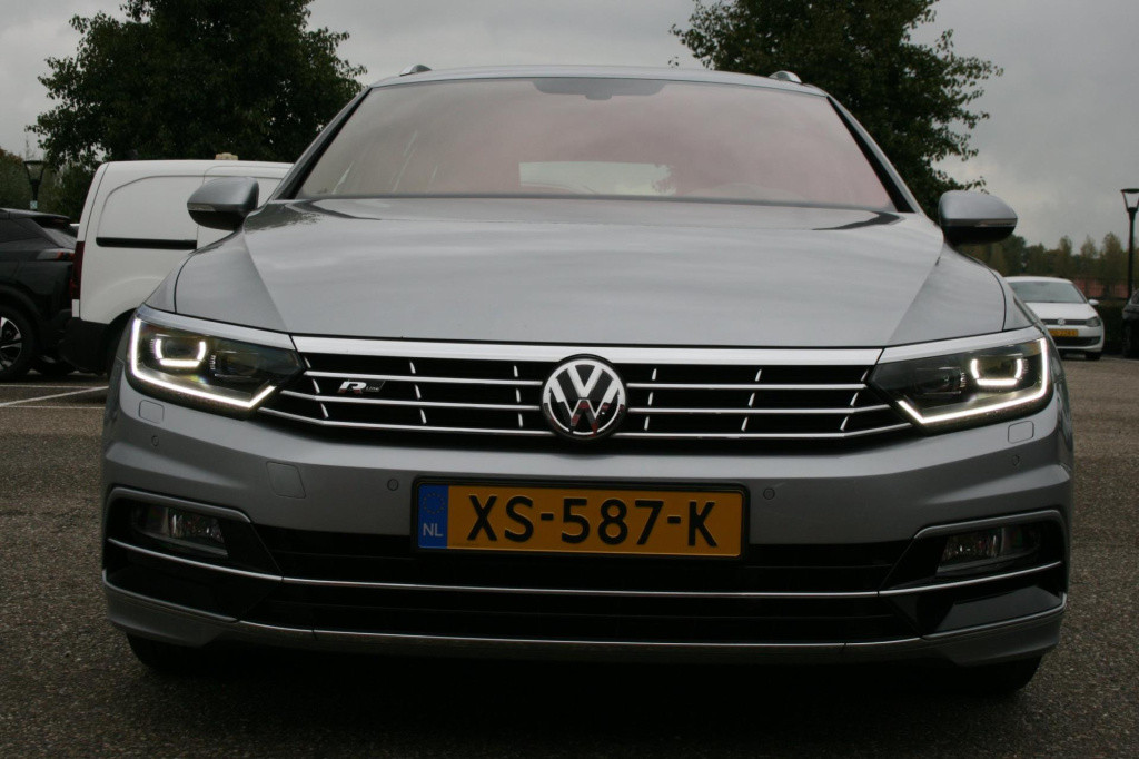 Volkswagen Passat variant 1.5 tsi highline business r