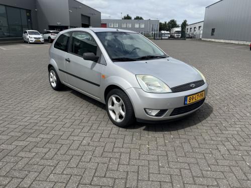 Ford Fiesta 1.4-16v trend 84 dkm met 1 jaar apk