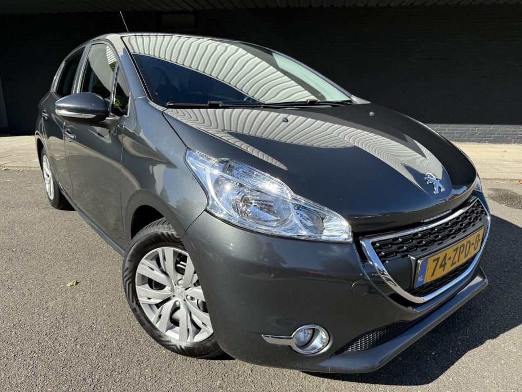 Peugeot 208 1.2 vti active // schermradio //