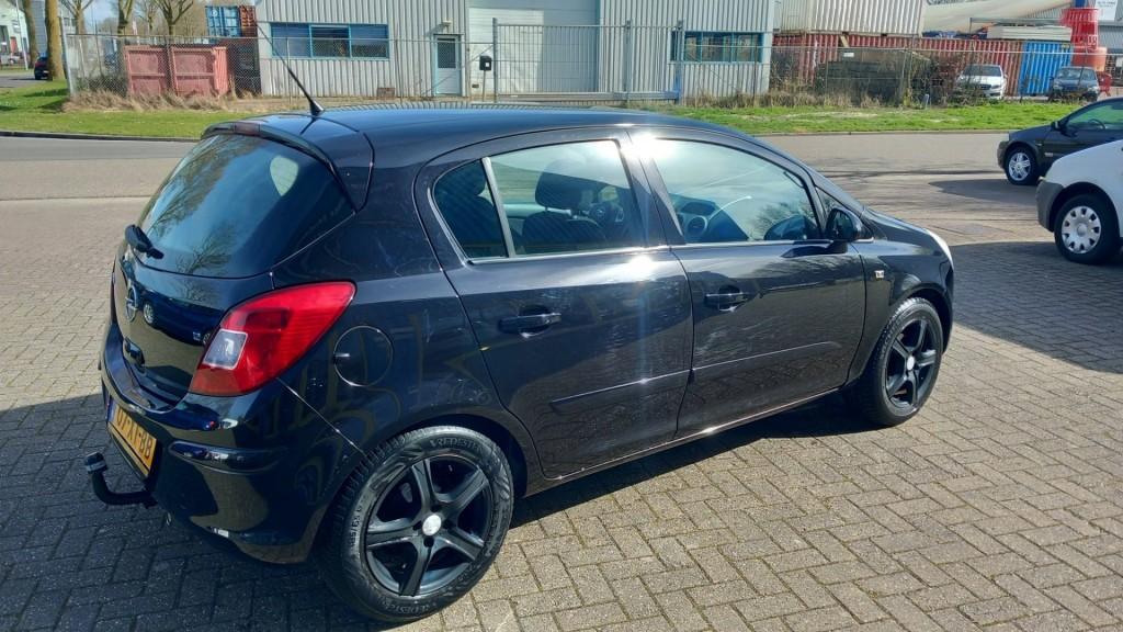 Opel Corsa 1.2 16v enjoy