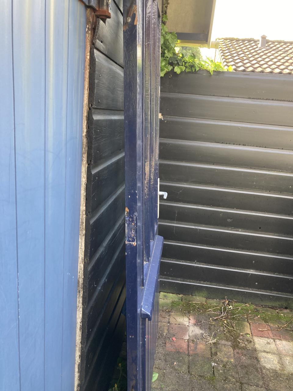 Karaktervolle houten deur — klassiek blauw — 209,5 x 96 cm