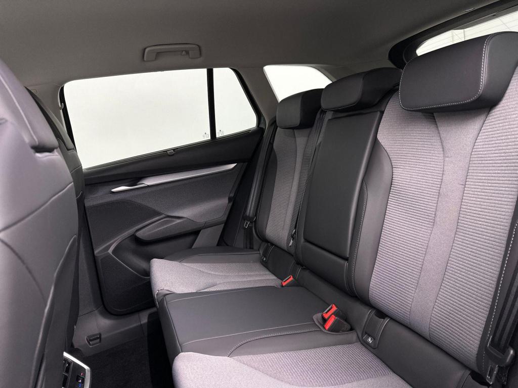 Skoda Enyaq Iv business edition elektromotor 210 kw / 286 pk suv