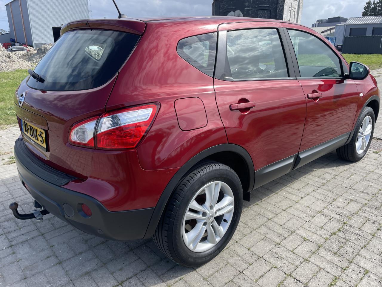 Nissan qashqai 2.0 acenta suv 107000km