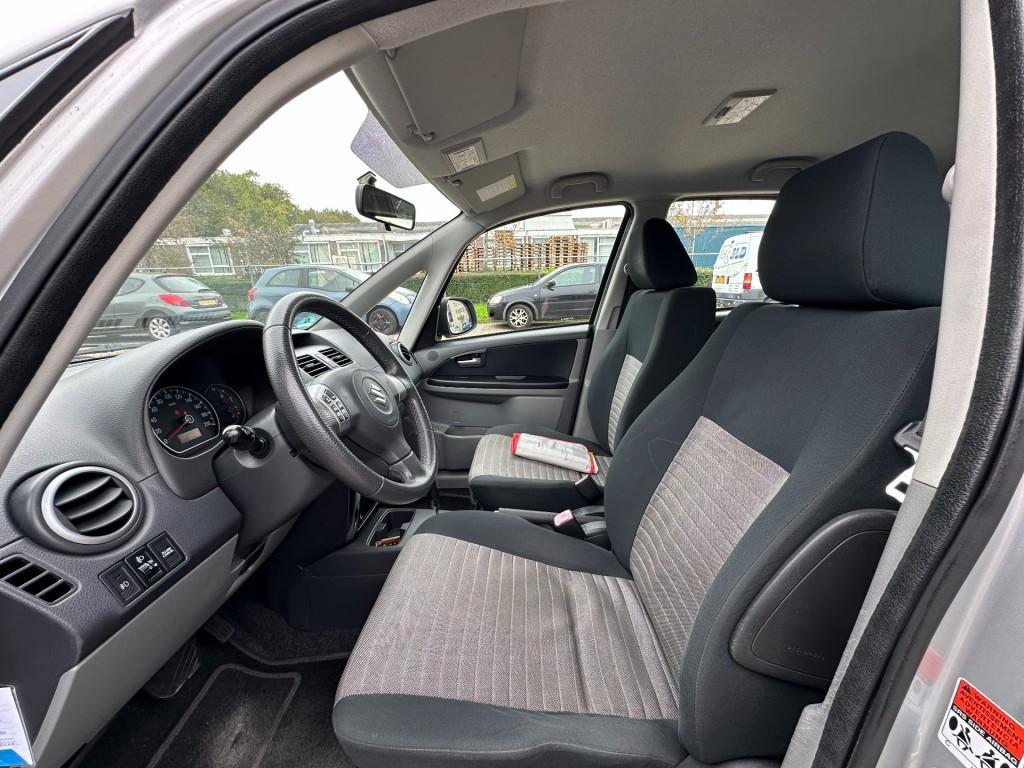 Suzuki Sx4 1.6 exclusive automaat airco hoge zit!
