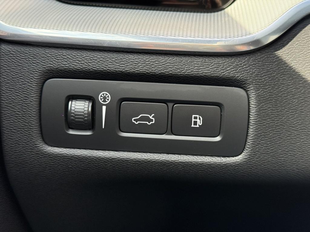 Volvo XC60 t6 398pk recharge dark r-design| panodak| adap.cruise| head-up|