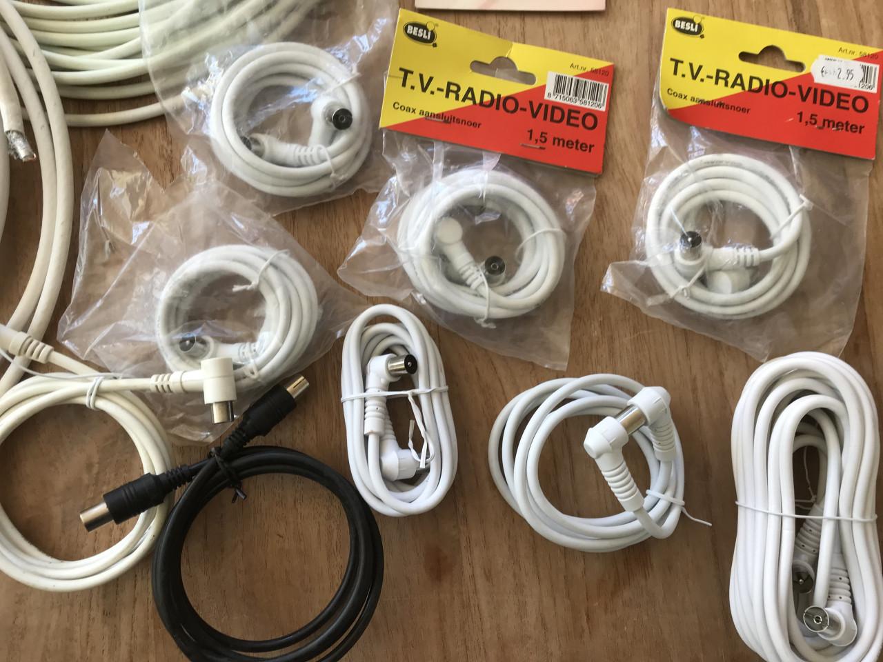 COAX kabel en COAX-splitter