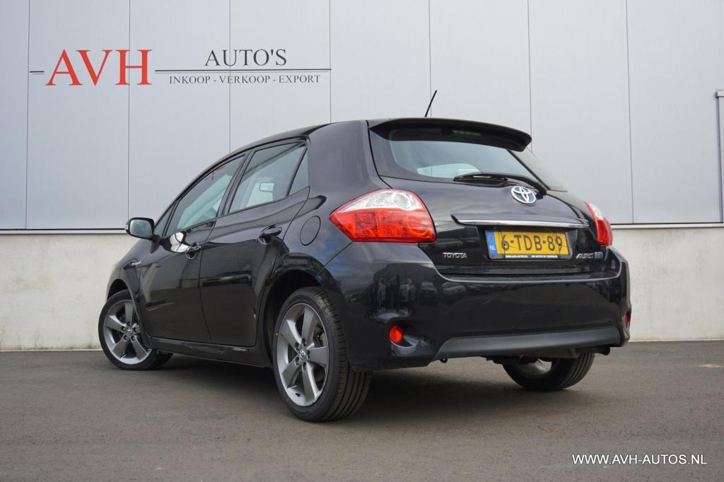 Toyota Auris 1.8 full hybrid dynamic business
