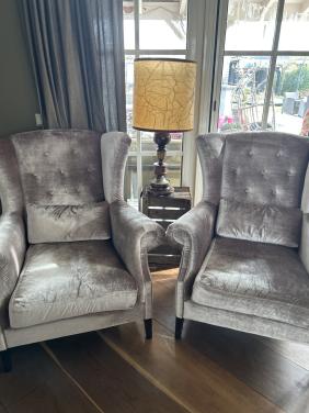 2 Als nieuwe Oorfauteuils