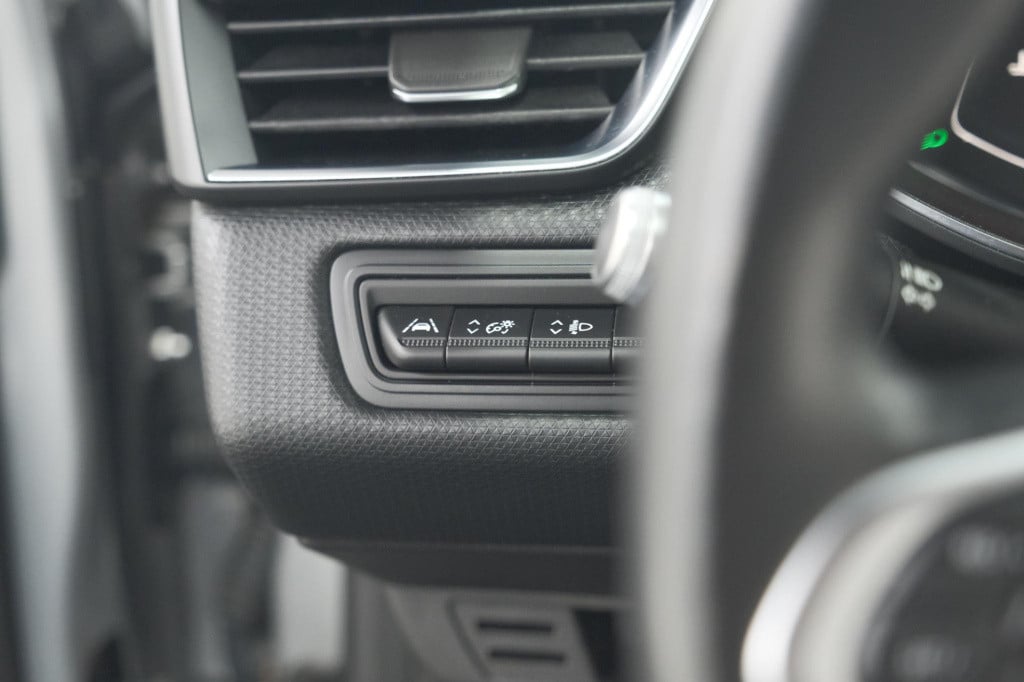 Renault Clio tce 100 intens | parkeersensoren | apple carplay | climate con