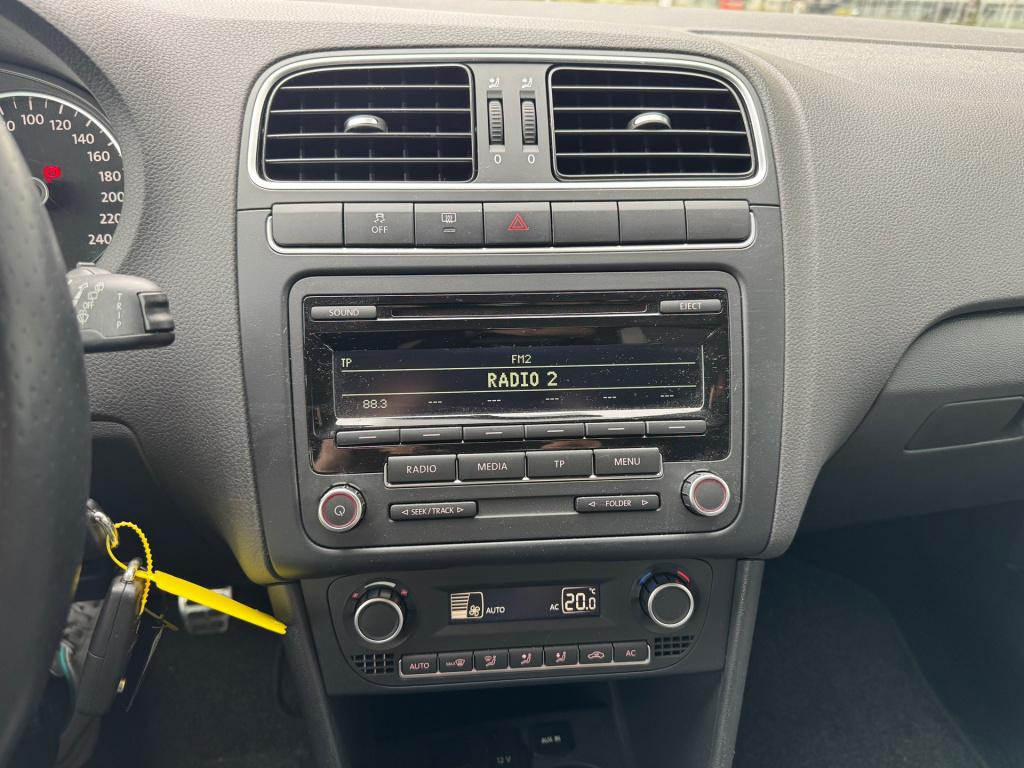 Volkswagen Polo 1.2 tsi cross , cruise control