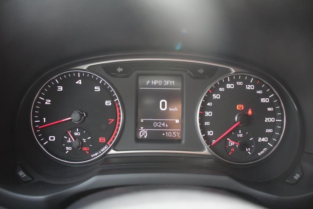 Audi A1 Sportback 1.4 tfsi s-line - stoelverwarming - parkeersensoren - 17 