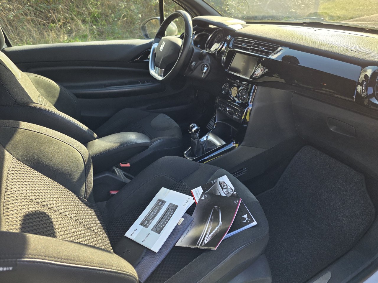 Citroen DS3 1.2 VTi So Chic Met Slecht's 101176km! Werkelijk In Nieuwstaat!