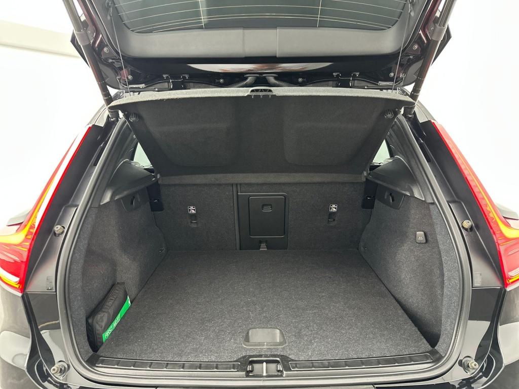 Volvo XC40 t5 262pk recharge ultimate dark| pano| adap.cruise| camera| trek