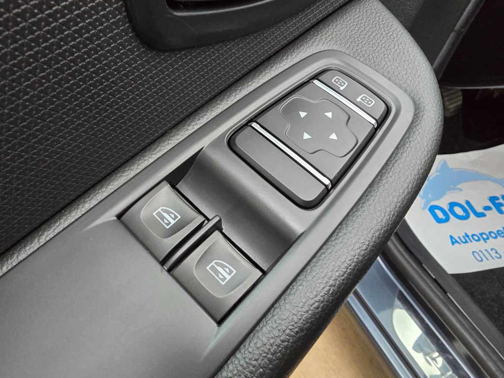 Renault Clio estate occasion 0.9 tce limited met trekhaak | zuinig! | tweed