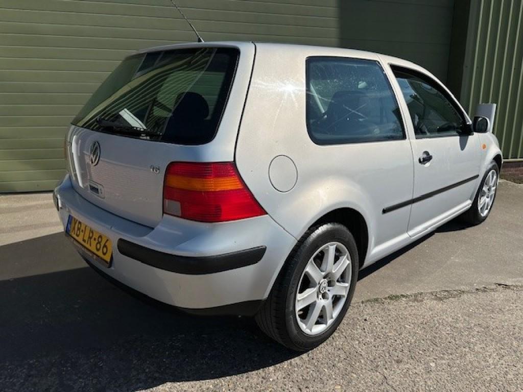 Volkswagen Golf 1.6
