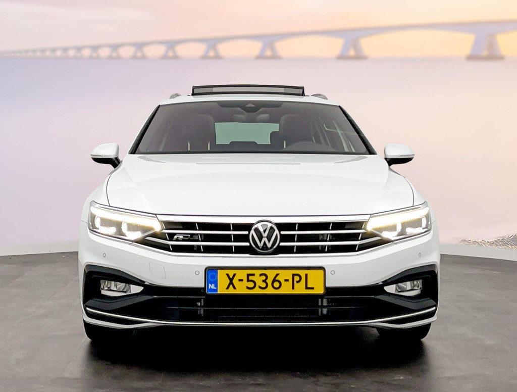 Volkswagen Passat variant 1.5 tsi r-line business dsg7 150pk panoramadak - 