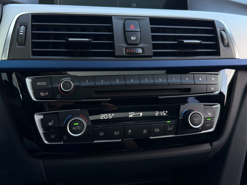 BMW 3-serie 320i m-sport | 360 camera | head-up | leder | schuif / kantel d