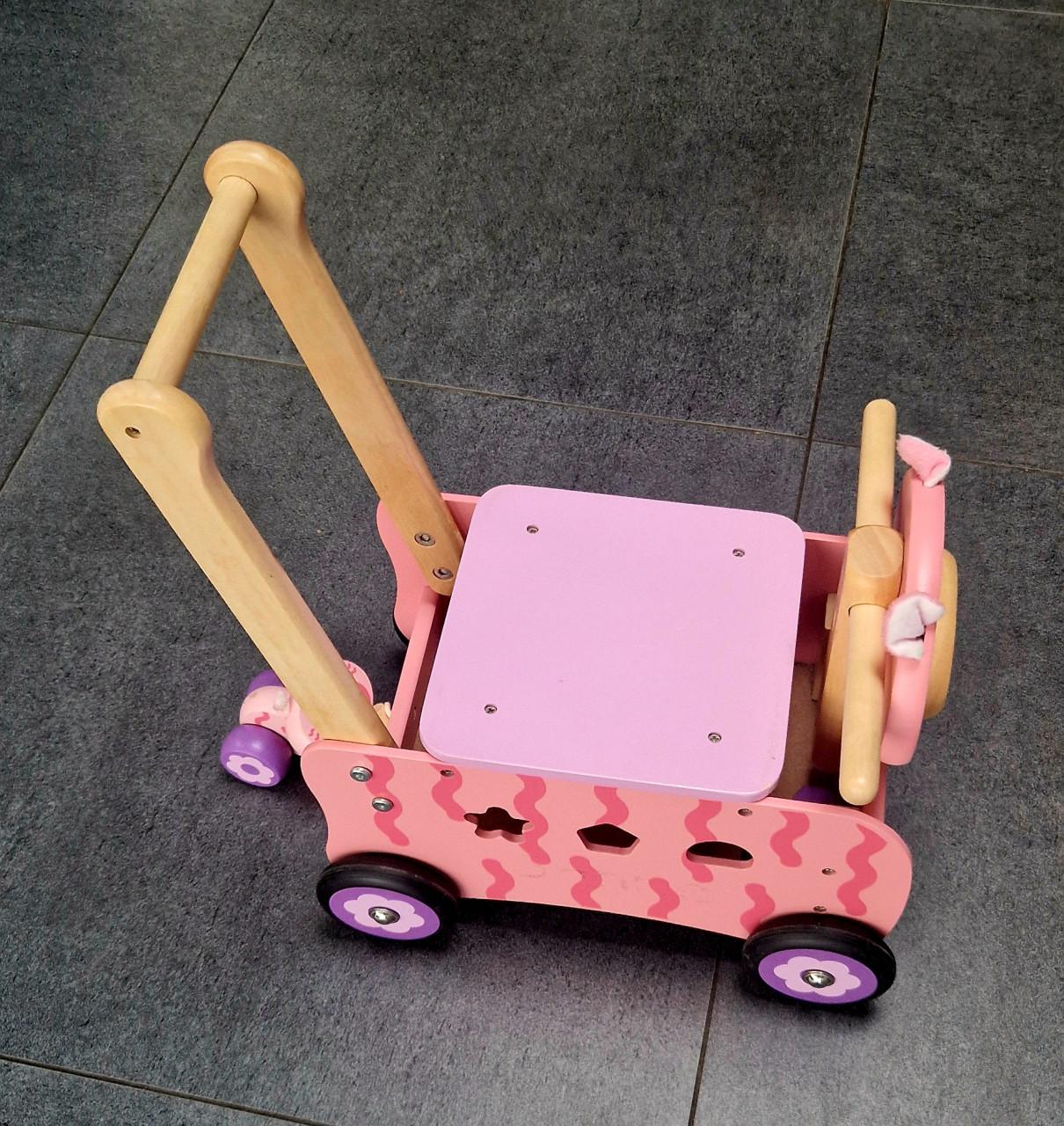 Houten loopauto ‘poes’  met zitting