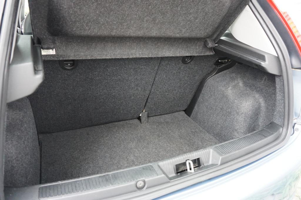 Fiat Grande Punto 1.2 actual airco / elektr. ramen / trekhaak / nieuwe apk!