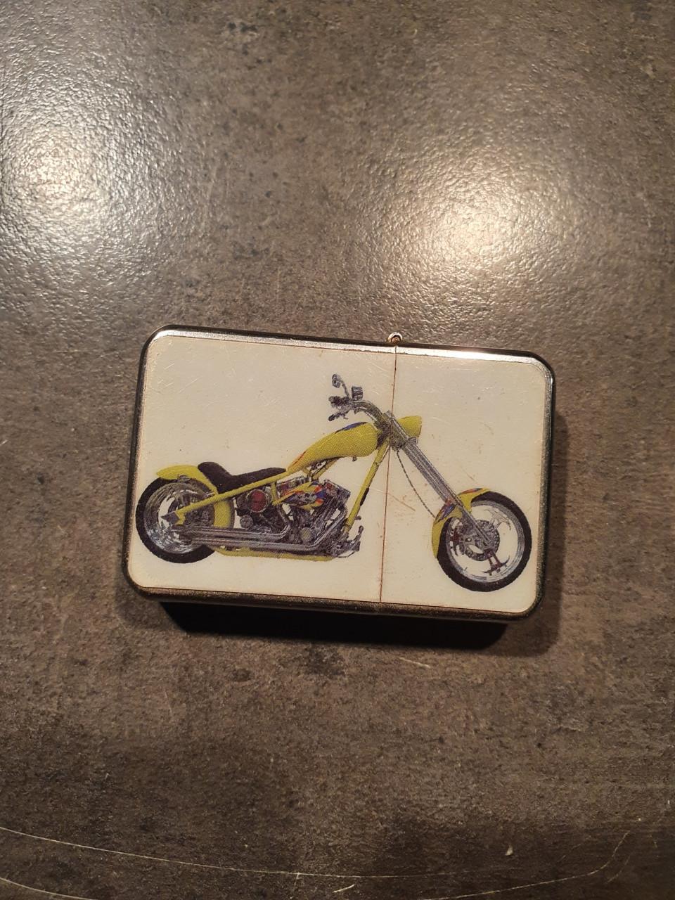 4 leuke vintage metalen aansteker in goede staat, navulbaar