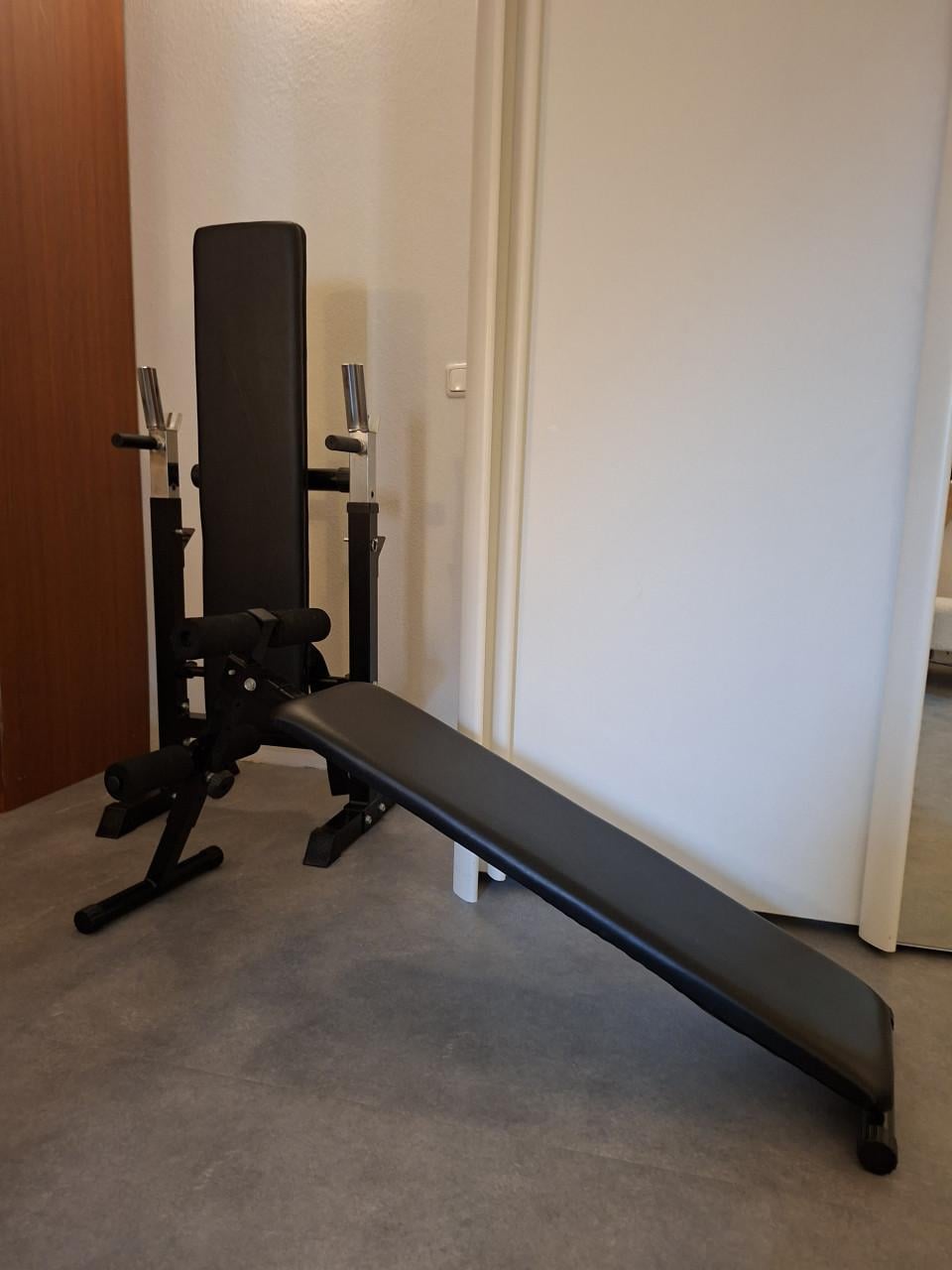 Fitnessbank met gewichtenset