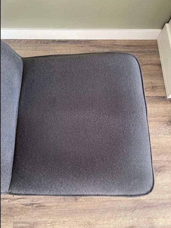 Donkergrijze (lounge)stoel /draaifauteuil