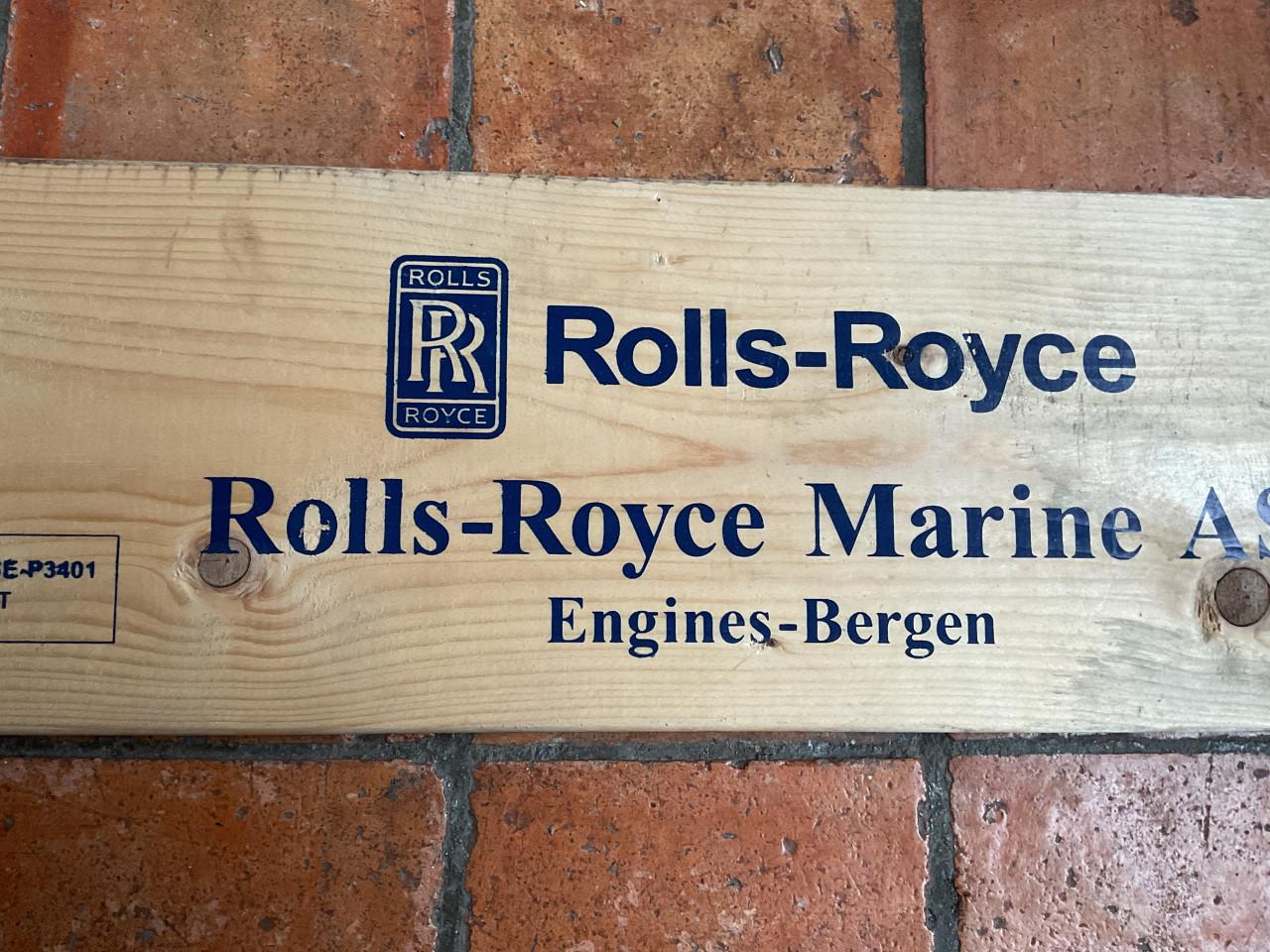 Reclameborden voor in de mancave