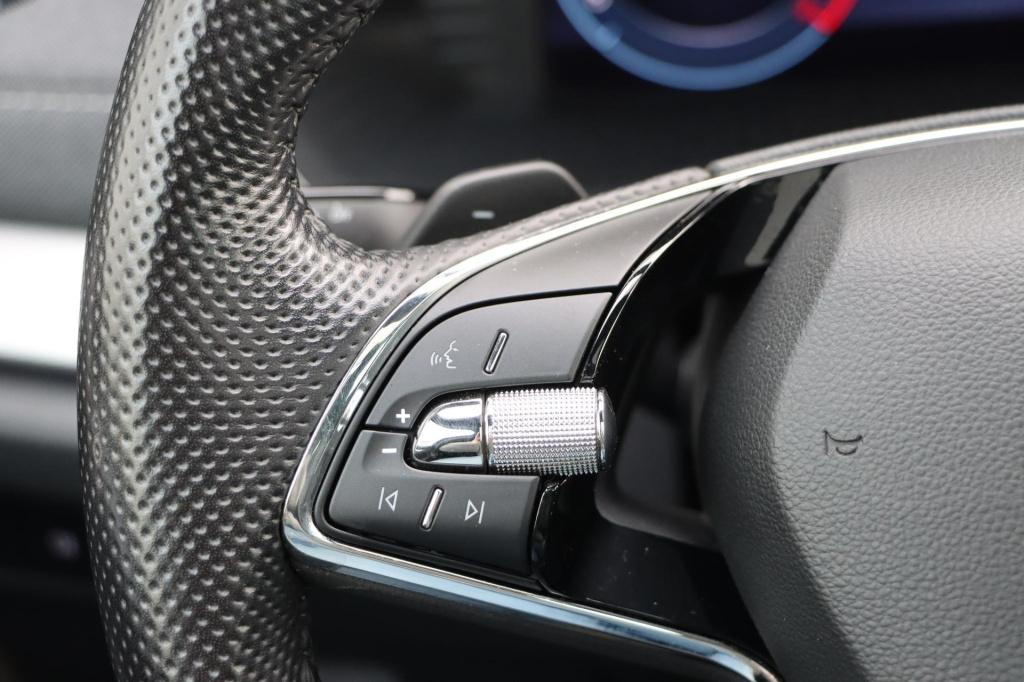 Skoda Octavia combi 1.4 tsi iv style 204pk dsg6 panorama dak | keyless | me