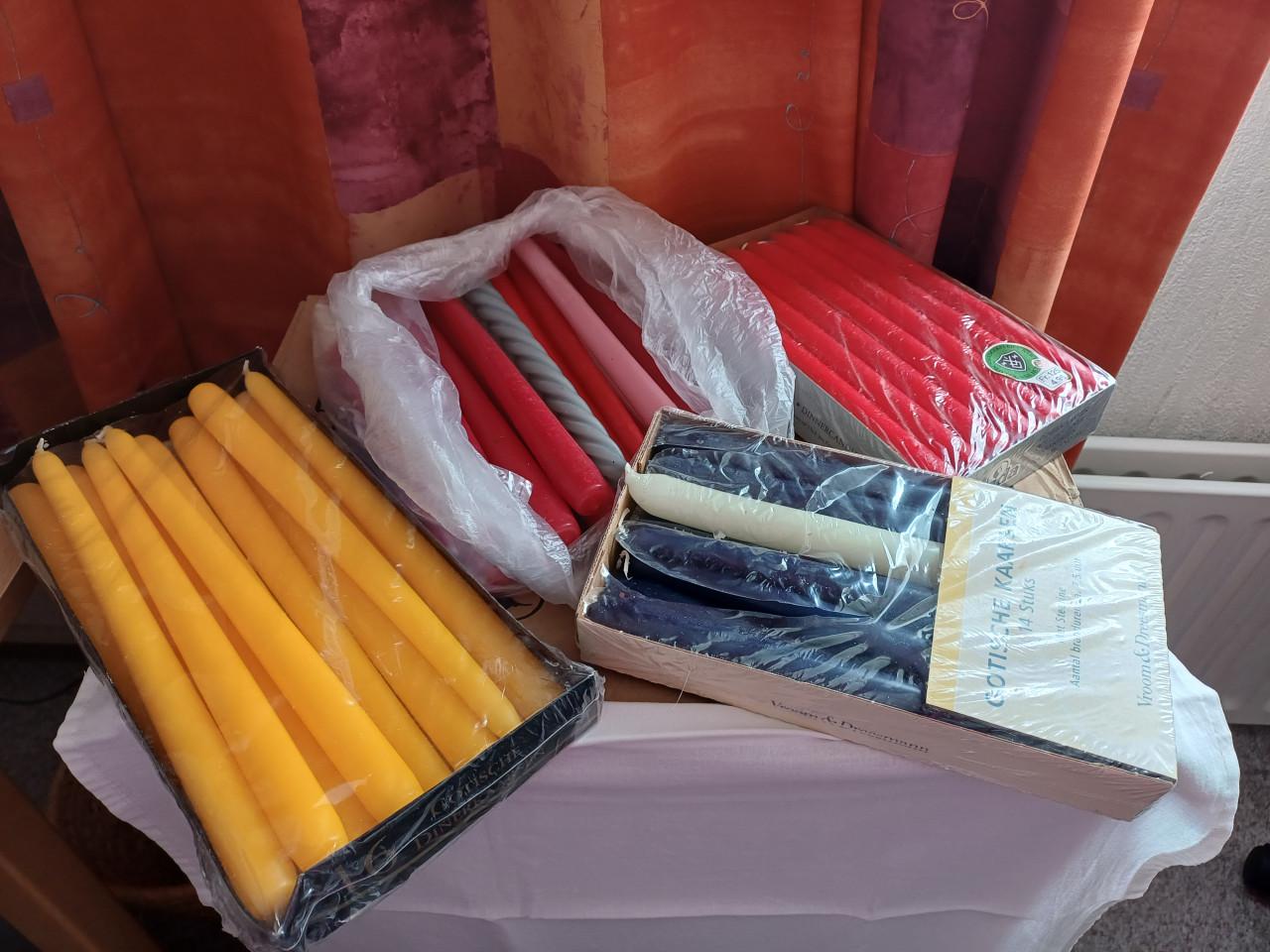 TE KOOP Dinerkaarsen (± 45 stuks)
