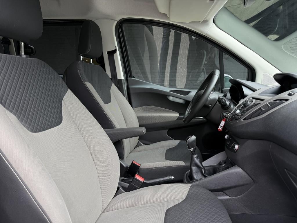 Ford Tourneo Courier 1.0 titanium
