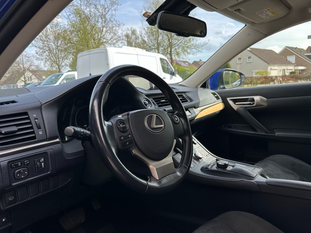 Lexus Ct 200h 25th edition